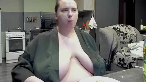 1LINDSEY1 online show from 4, 3, 2025