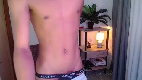1sweetloverxx online show from 19, 4, 2026