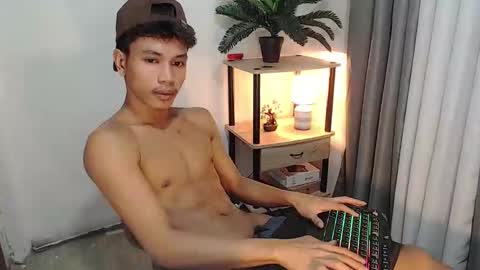 1sweetloverxx online show from 23, 4, 2026