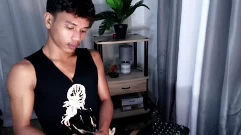 1sweetloverxx online show from 15, 7, 2026