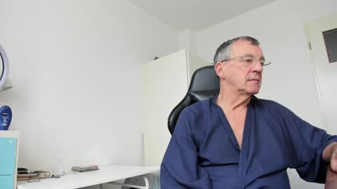 Henk online show from 4, 2, 2025