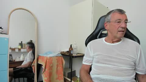 Snapshot of 200gentleman chatting on 25, 6, 2026 Henk online show from 25, 6, 2026
