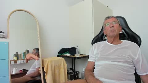Snapshot of 200gentleman chatting on 11, 7, 2026 Henk online show from 11, 7, 2026