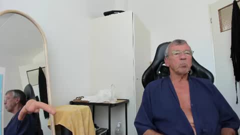 Snapshot of 200gentleman chatting on 12, 7, 2026 Henk online show from 12, 7, 2026