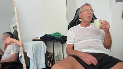 Snapshot of 200gentleman chatting on 16, 7, 2026 Henk online show from 16, 7, 2026