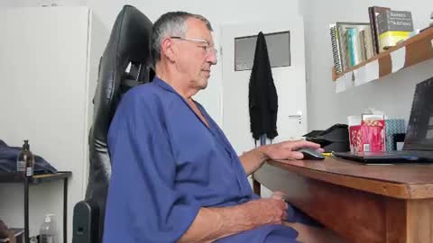 Snapshot of 200gentleman chatting on 20, 7, 2026 Henk online show from 20, 7, 2026