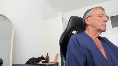Snapshot of 200gentleman chatting on 26, 7, 2026 Henk online show from 26, 7, 2026