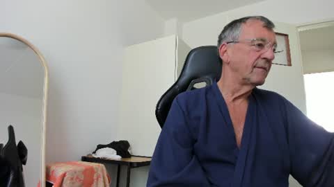 Snapshot of 200gentleman chatting on 6, 8, 2026 Henk online show from 6, 8, 2026