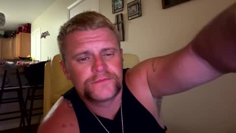 Snapshot of 22bigelo2316 chatting on 25, 10, 2025 22bigelo2316 online show from 25, 10, 2025