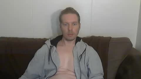 Snapshot of 2small4you83 chatting on 20, 3, 2026 2small4you83 online show from 20, 3, 2026