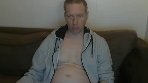 2small4you83 online show from 27, 5, 2026