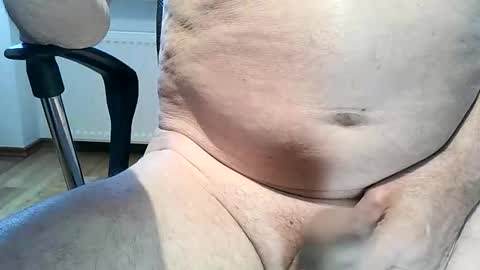 Snapshot of 35cam chatting on 29, 10, 2025 35cam online show from 29, 10, 2025