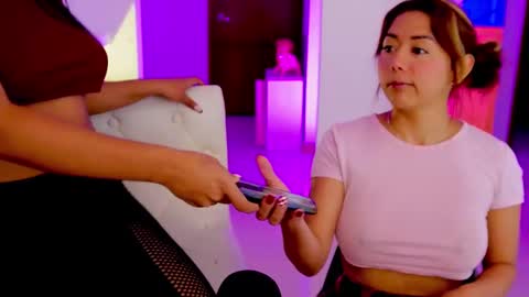 independent model online show from 16, 1, 2025