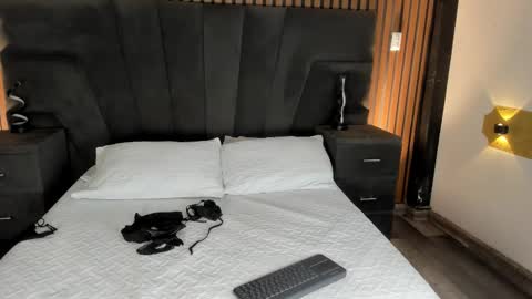 3X NAXAA online show from 15, 10, 2025