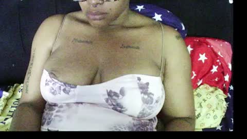 Snapshot of 420ebony_goddess chatting on 6, 7, 2026 goddess zuri online show from 6, 7, 2026