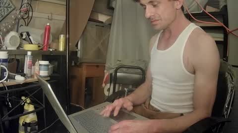 Snapshot of 4u2keeplockedup chatting on 10, 10, 2025 4u2keeplockedup online show from 10, 10, 2025