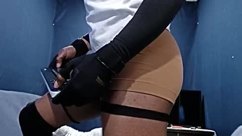 Snapshot of 5hbk chatting on 12, 11, 2025 Tettaz GetitJusy4ya online show from 12, 11, 2025