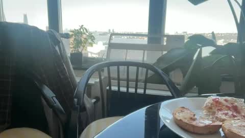 huh online show from 9, 10, 2025