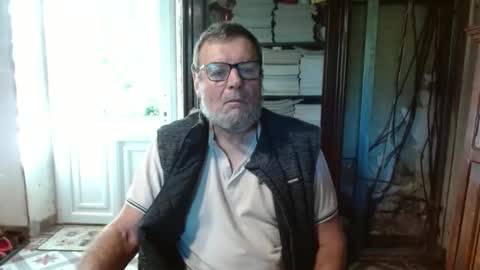 Snapshot of _123_voyeur_ chatting on 6, 10, 2025 _123_voyeur_ online show from 6, 10, 2025