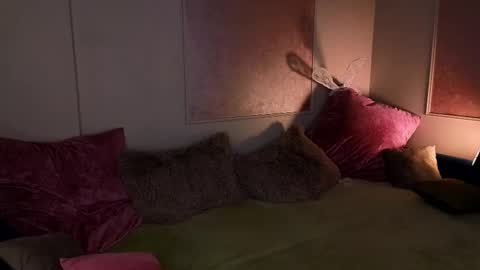 Willow online show from 16, 10, 2025