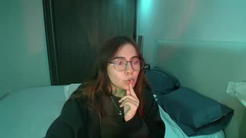 Snapshot of _abbyyyy_ chatting on 4, 2, 2025 abby 3 online show from 4, 2, 2025