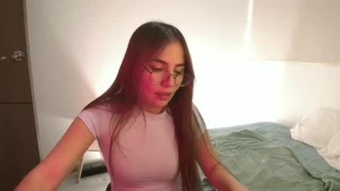 Snapshot of _abbyyyy_ chatting on 17, 10, 2025 abby 3 online show from 17, 10, 2025