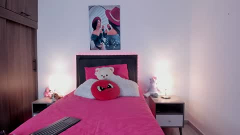 _alana_grey_ online show from 29, 4, 2026