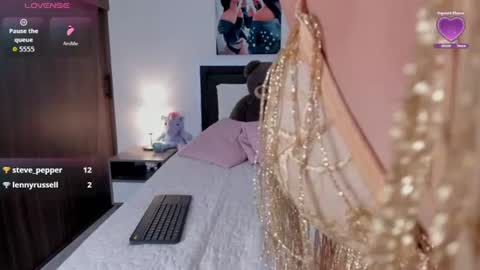 _alana_grey_ online show from 3, 7, 2026