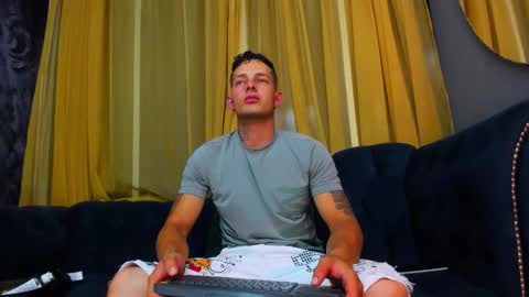 Angel Rivera online show from 7, 2, 2026