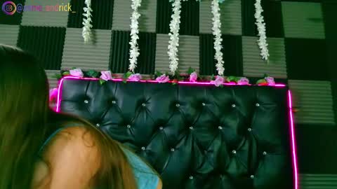 Annie Andrick online show from 23, 2, 2026