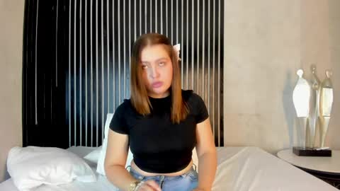 annie blue online show from 23, 4, 2026