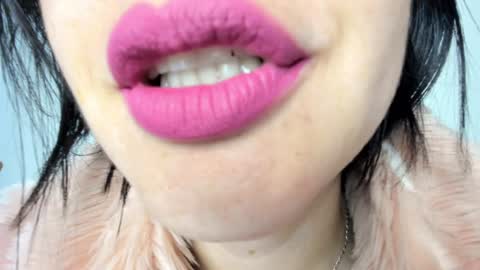 Snapshot of _antomouth_paradise chatting on 17, 12, 2024 antonia online show from 17, 12, 2024