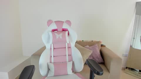 Snapshot of _april_smith_ chatting on 17, 2, 2025 online show from 17, 2, 2025