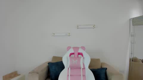 Snapshot of _april_smith_ chatting on 29, 10, 2025 online show from 29, 10, 2025