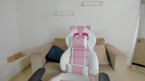 Snapshot of _april_smith_ chatting on 30, 10, 2025 online show from 30, 10, 2025