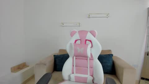 Snapshot of _april_smith_ chatting on 5, 11, 2025 online show from 5, 11, 2025