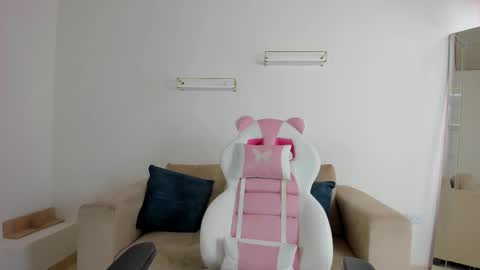 Snapshot of _april_smith_ chatting on 11, 11, 2025 online show from 11, 11, 2025