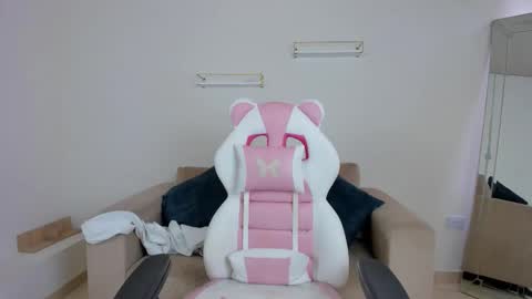 Snapshot of _april_smith_ chatting on 14, 11, 2025 online show from 14, 11, 2025