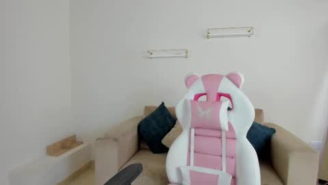 Snapshot of _april_smith_ chatting on 19, 11, 2025 online show from 19, 11, 2025