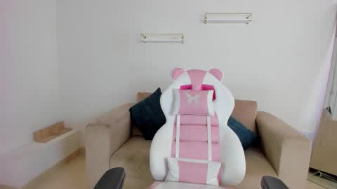 Snapshot of _april_smith_ chatting on 20, 11, 2025 online show from 20, 11, 2025