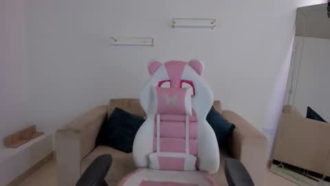 Snapshot of _april_smith_ chatting on 1, 12, 2025 online show from 1, 12, 2025