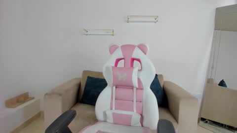 Snapshot of _april_smith_ chatting on 3, 12, 2025 online show from 3, 12, 2025