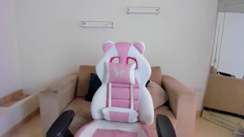 Snapshot of _april_smith_ chatting on 9, 1, 2026 online show from 9, 1, 2026