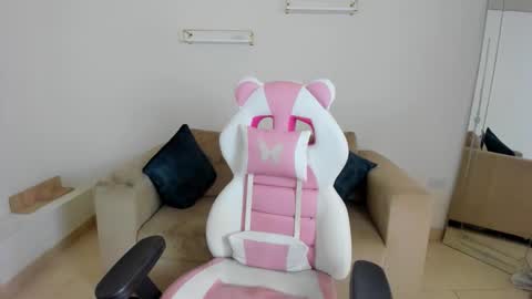 Snapshot of _april_smith_ chatting on 12, 1, 2026 online show from 12, 1, 2026