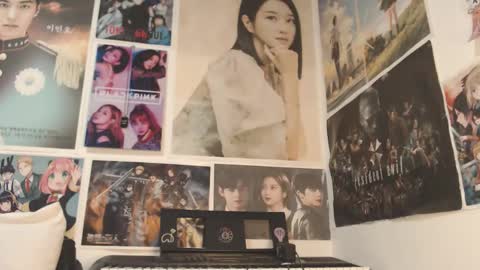 Snapshot of _ariana03_ chatting on 6, 11, 2025 Ariana online show from 6, 11, 2025