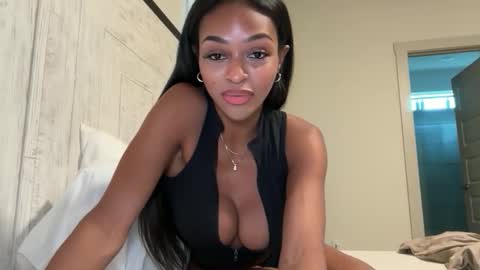 Snapshot of _avamonroe chatting on 17, 11, 2025 _avamonroe online show from 17, 11, 2025