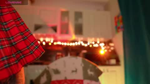 Snapshot of _axolot_ chatting on 11, 12, 2024 Olivia online show from 11, 12, 2024