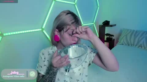 Lunita  online show from 4, 1, 2025