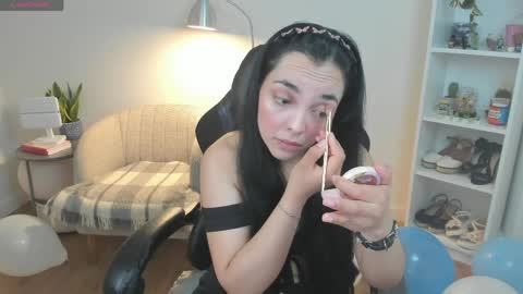 Bella Evans online show from 9, 4, 2026