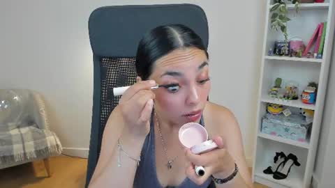 Bella Evans online show from 24, 6, 2026